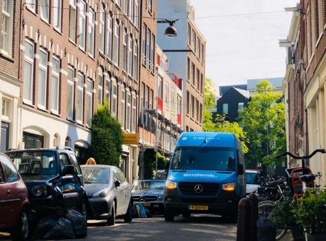 Een bus van Smienk Trapliften In Amsterdam
